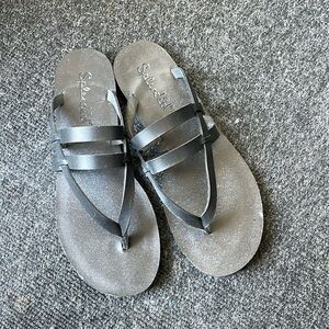 Splendid Black slip on sandal flats 7-7.5 excellent!